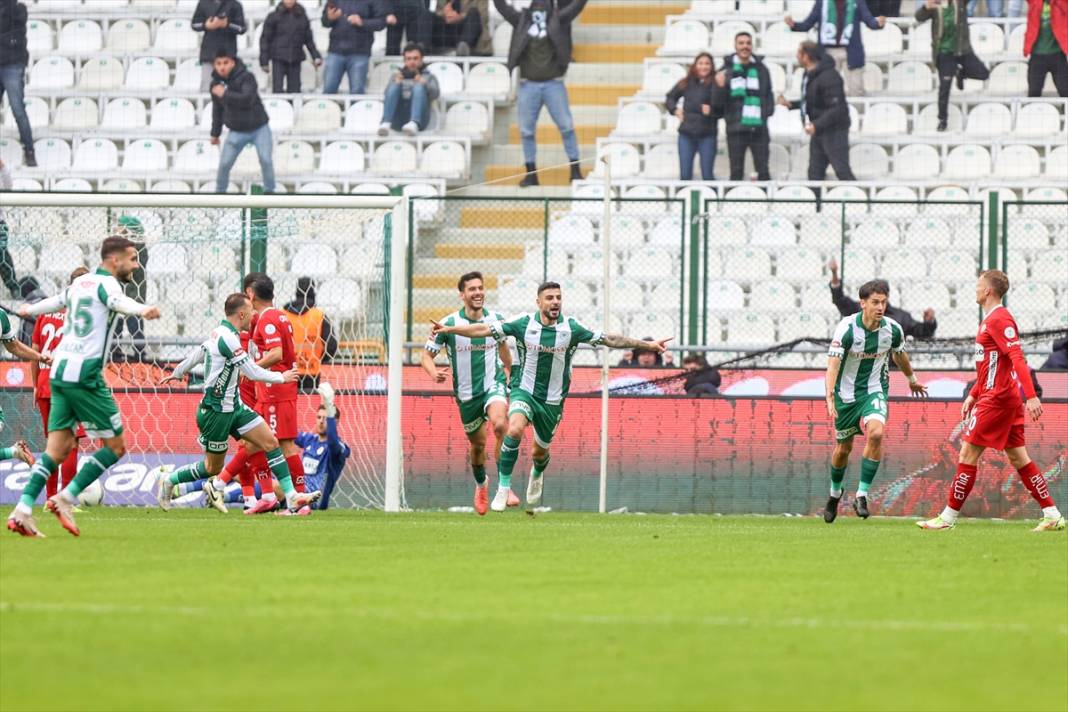 Olaylı biten Konyaspor – Antalyaspor maçından kareler 10